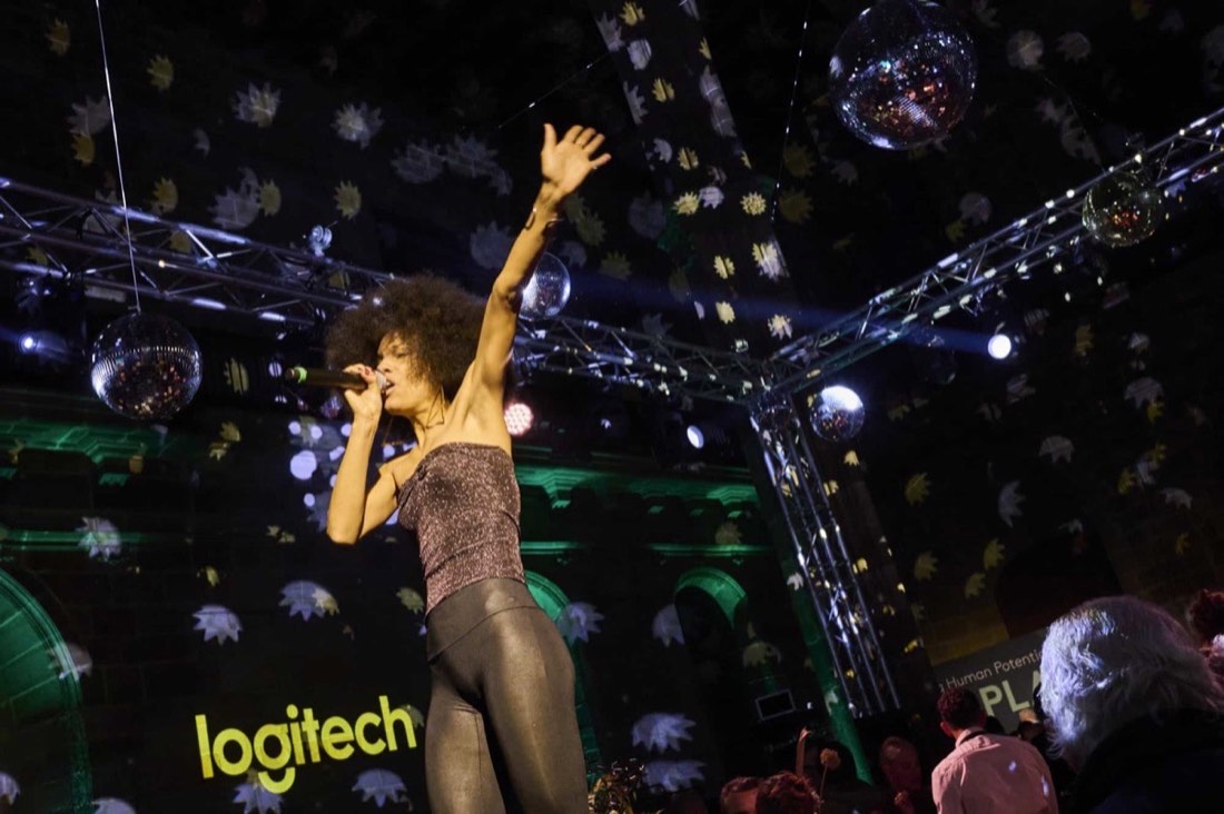 ISE Logitech Chic Party